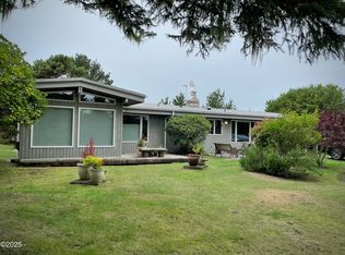 89844 Sea Breeze Dr, Warrenton, OR 97146