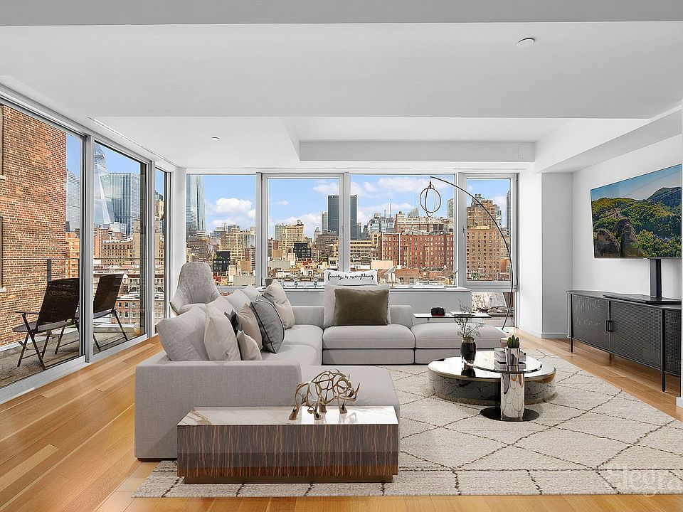 1st image of 241 W 19th St Penthouse 2
