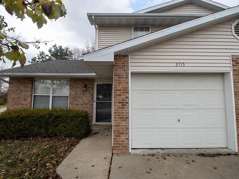 3713-3715 Pimlico Dr