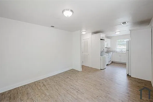 2 bed, 750 sqft, $900 — Photo 3