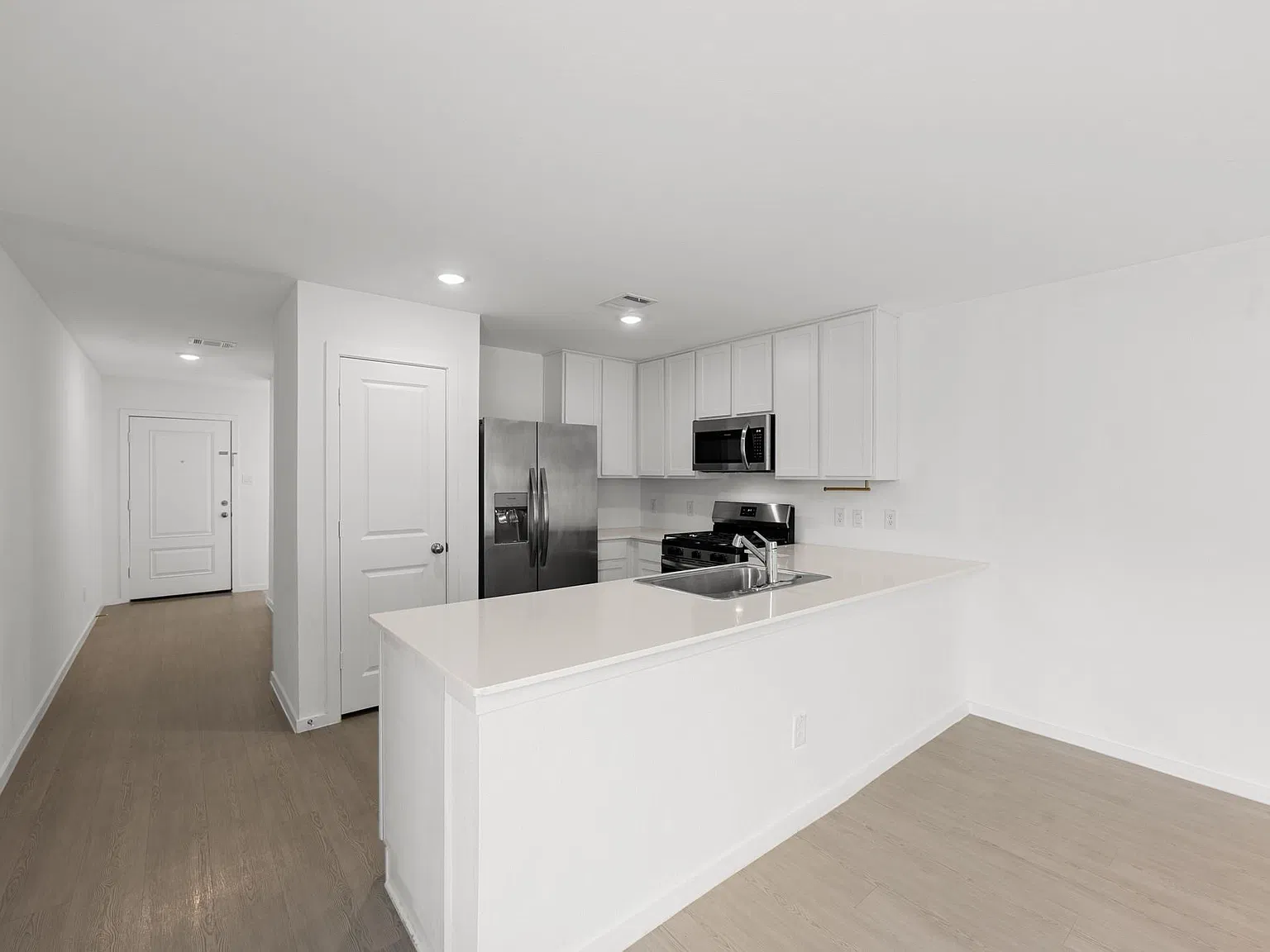 3 bed, 2.0 bath, 1402 sqft, $1,850 — Photo 4