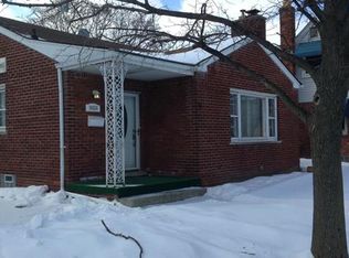 19620 Woodside St, Harper Woods, MI 48225