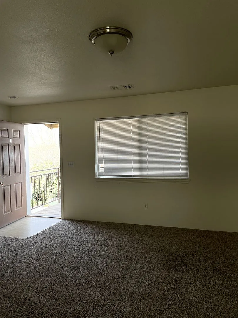 R238 — Photo 4