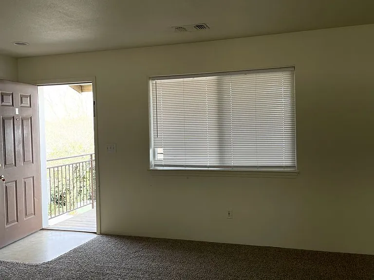 238 Berrydale Ave — Photo 4