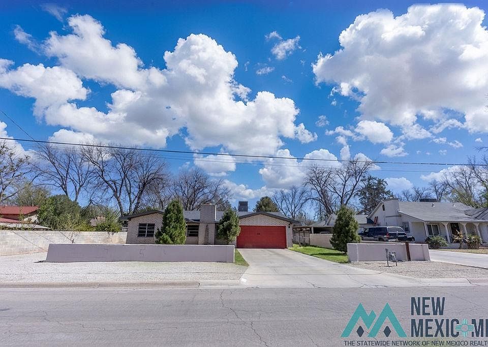 1st image of 1124 N Spring St