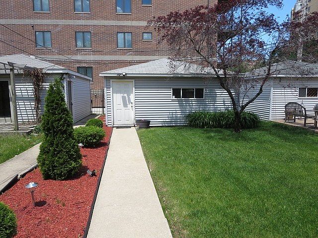 2nd image of 4037 S Ellis Ave