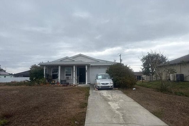 1st image of 3021 NE 2nd Ave