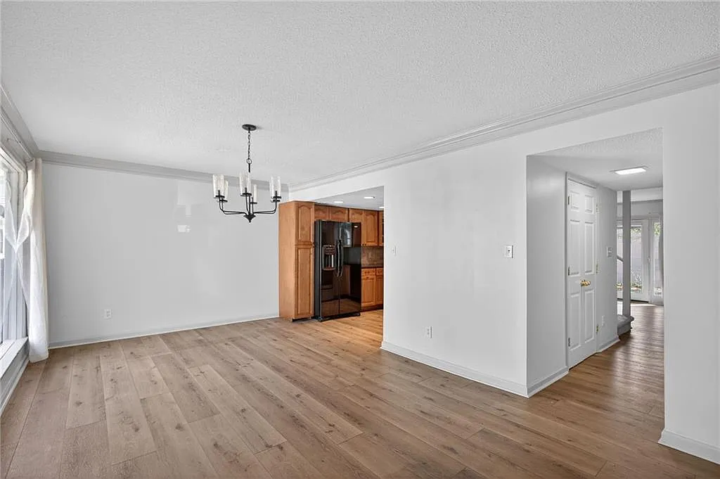 3 bed, 3.5 bath, 1812 sqft, $2,000 — Photo 3