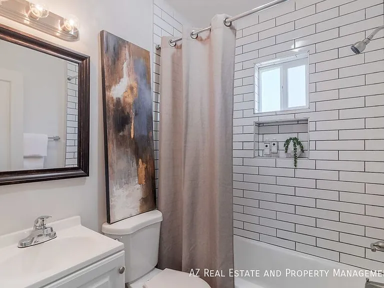 1649 E Oak St #9 — Photo 11
