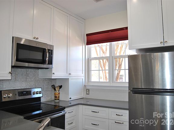 5th image of 2384 Loch Stone Dr