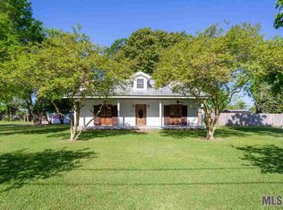 930 Brantford Dr, Port Allen, LA 70767