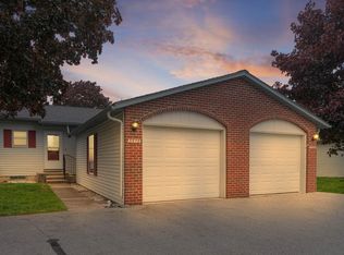 3272 Cambridge St SE, Kentwood, MI 49512