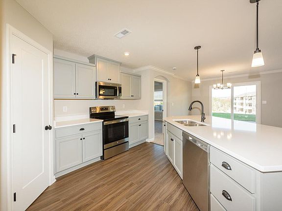 3rd image of 7727 Devonshire Dr #33-104