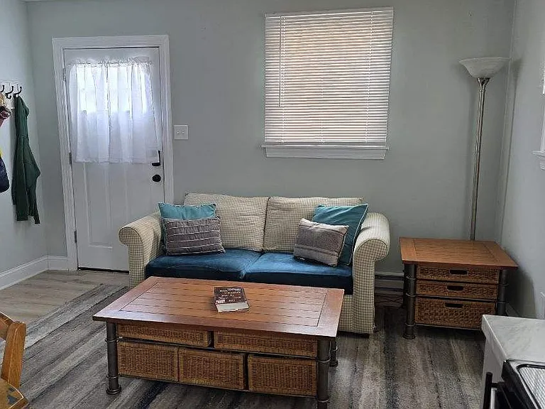 3618 Bayshore Ave #A — Photo 1