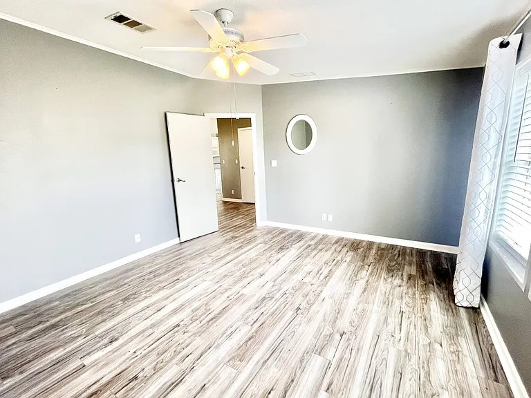 5498 Crane Feather Dr — Photo 31