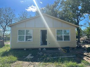 304 E Caroline St, Trinity, TX 75862