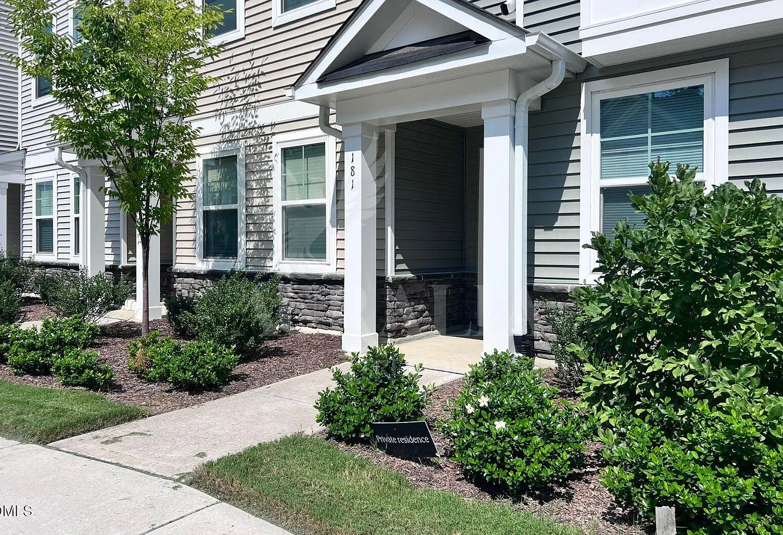 3 bed, 3.5 bath, 1733 sqft, $1,875 — Photo 3