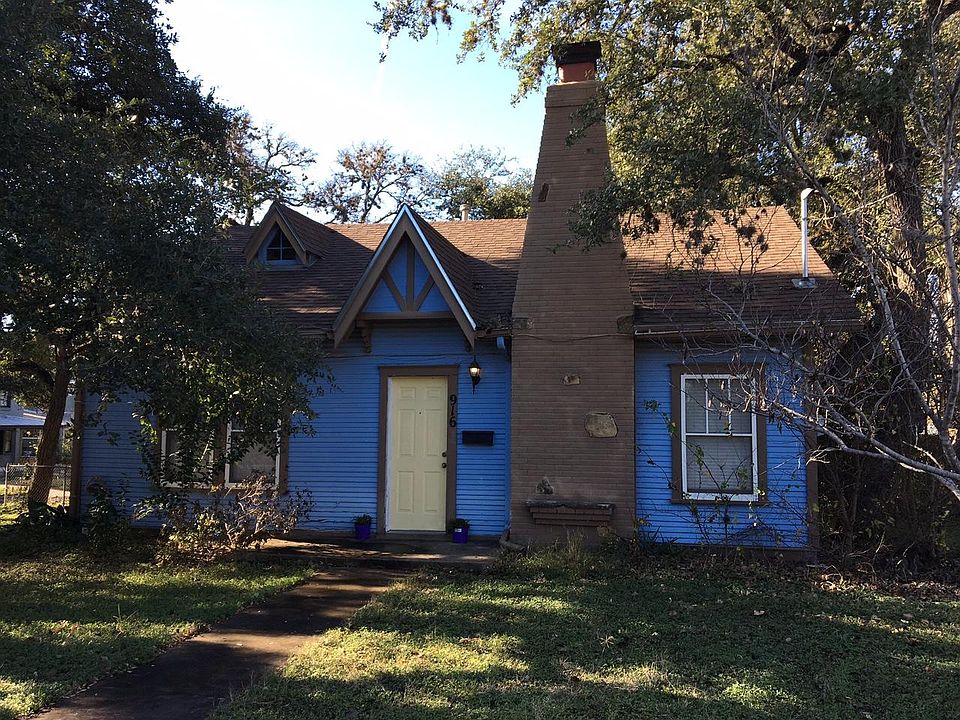 Front off the house off Bouldin Ave