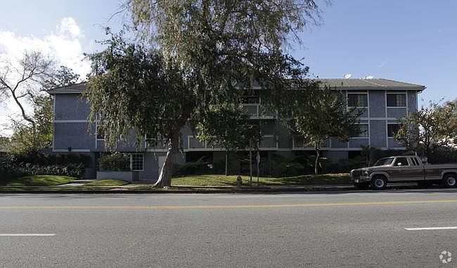 1st image of 6645 Coldwater Canyon Ave APT 202