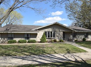 5801 Glen Flora Dr, Greendale, WI 53129