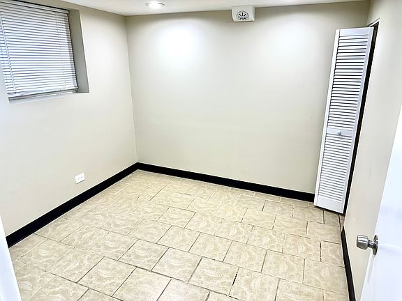5th image of 5204 N Ludlam Ave #G