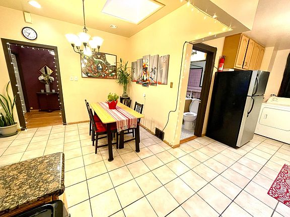 Kitchen & Dining Area