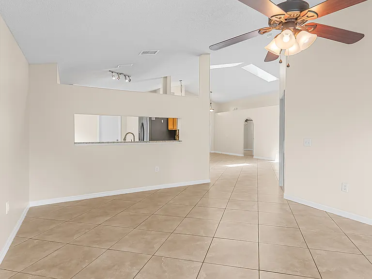 2941 Saint James Ln — Photo 10