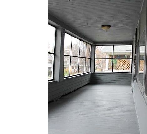 3rd image of 14936 Delaware Ave