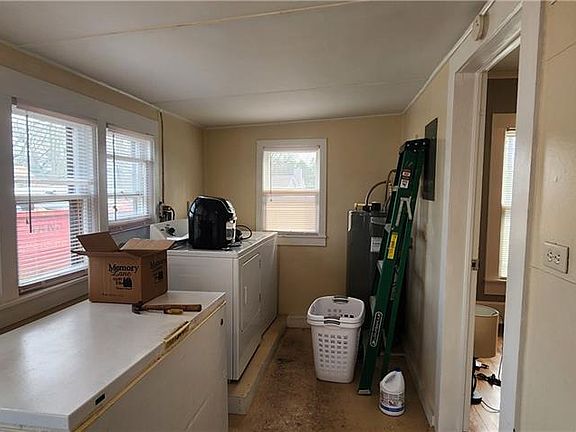 4th image of 1304 N Smelter St