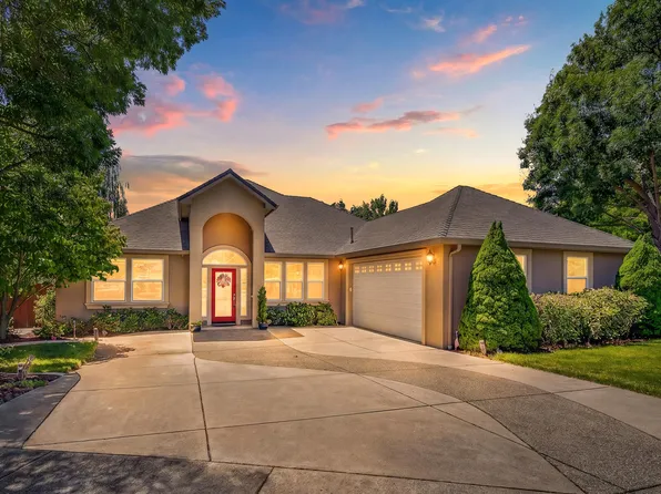 374 Leandra Ln, Eagle Pt, OR 97524