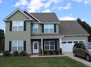 2082 Falling Leaf Dr, Kingsport, TN 37664