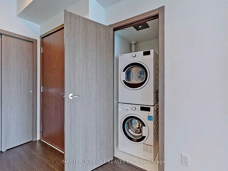 17 Bathurst St #2611 — Photo 21