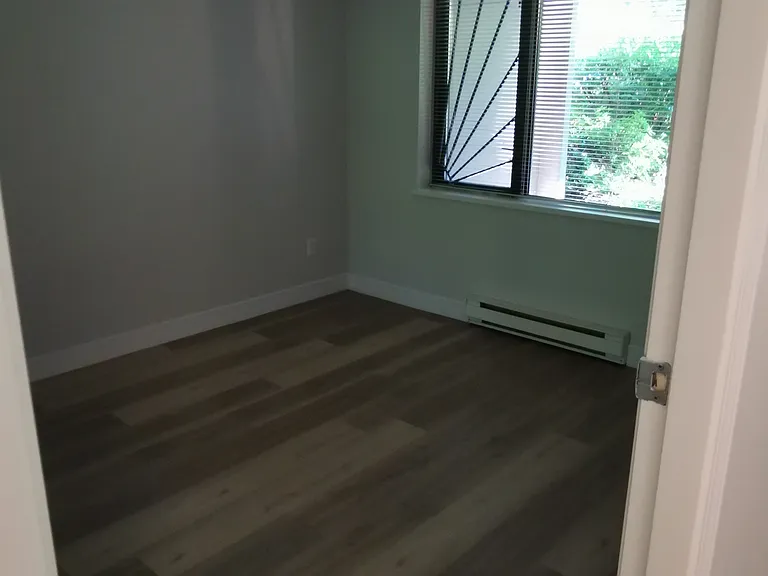 3528 Vanness Ave — Photo 40