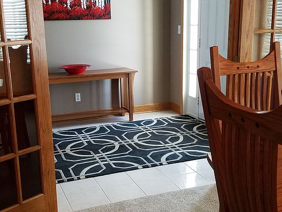 Formal dining room / Foyer