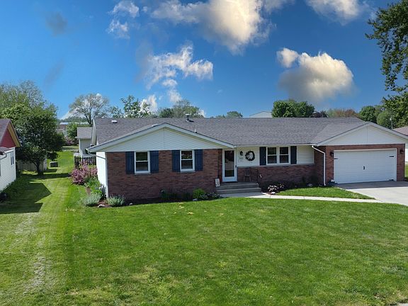 3rd image of 703 E Rosewood St