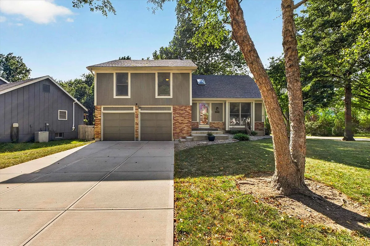 4 bed, 1703 sqft, $3,100 — Photo 1