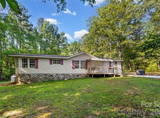 1475 Smith Woods Ln, Hickory Grove, SC 29717