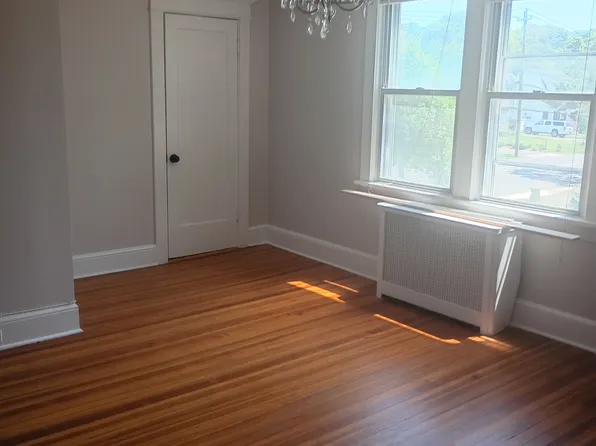 (undisclosed Address), Sayville, NY 11782