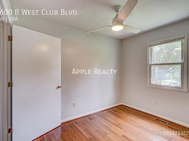 1600 W Club Blvd #B — Photo 14