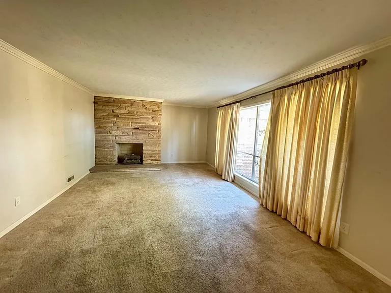 200 Brookhaven Dr — Photo 8