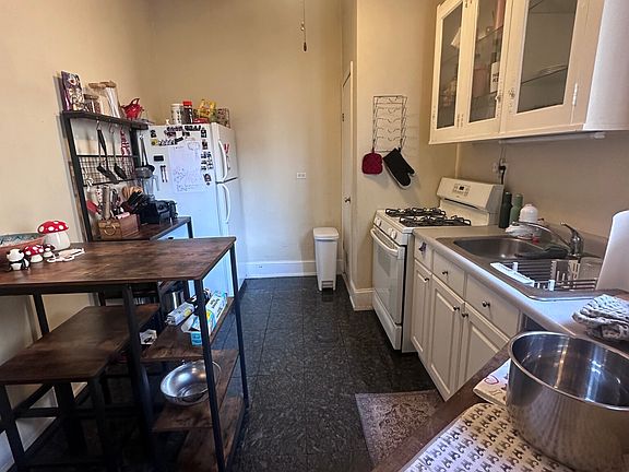 3rd image of 1467 N Milwaukee Ave APT 3F
