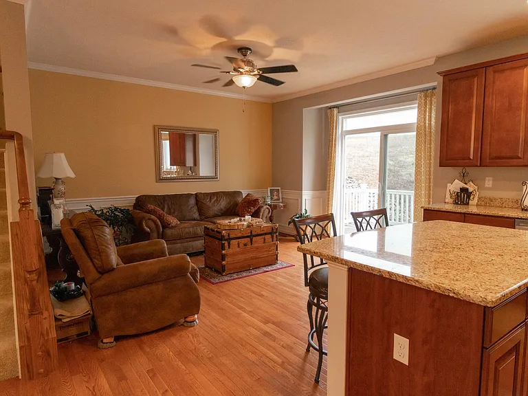 1401 Townhouse Way — Photo 8