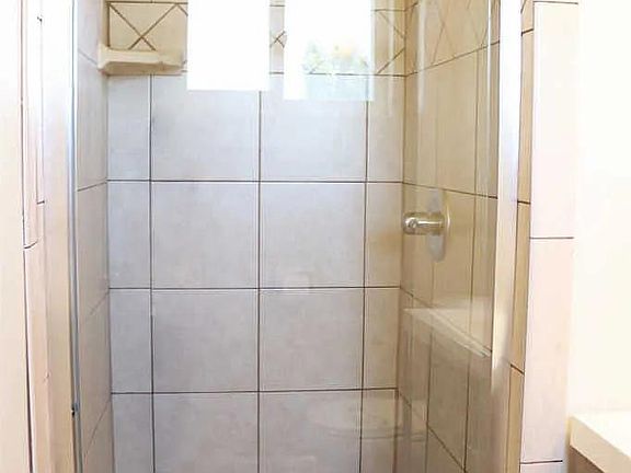3rd image of 1544 W Victor Ave