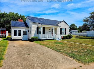 123 Pleasant St, Point Pleasant, WV 25550