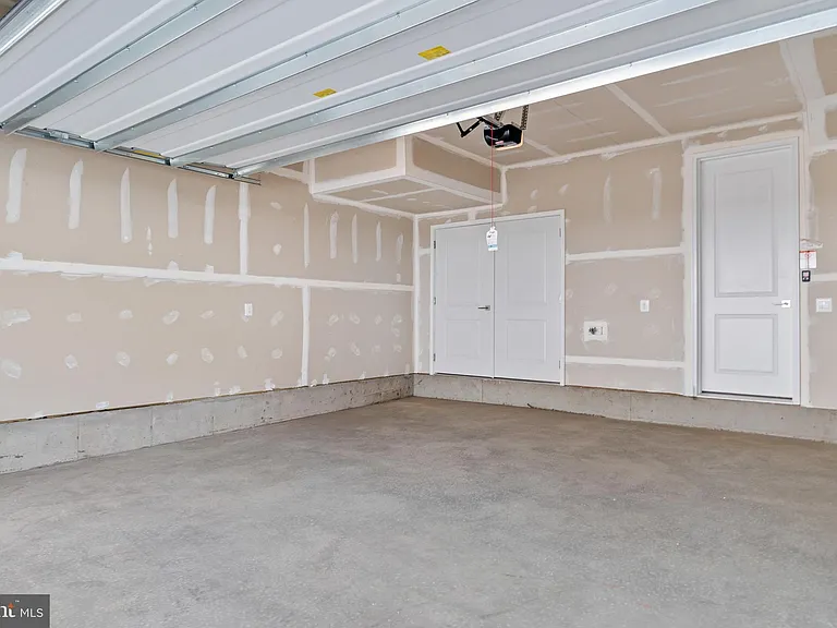 9207 Forkleaf Oak Dr — Photo 46