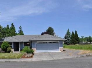 2721 Roberts Rd, Medford, OR 97504