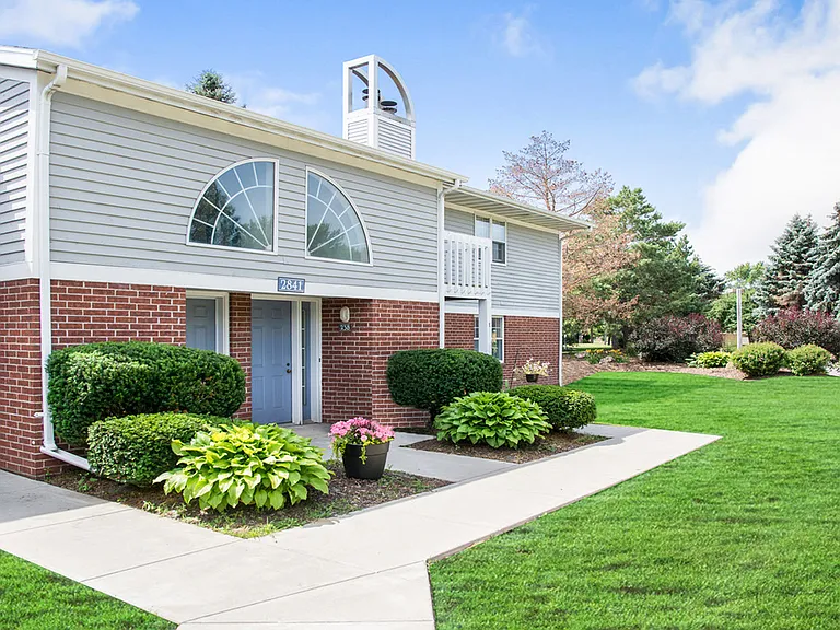 Foxcroft Apartments Exterior