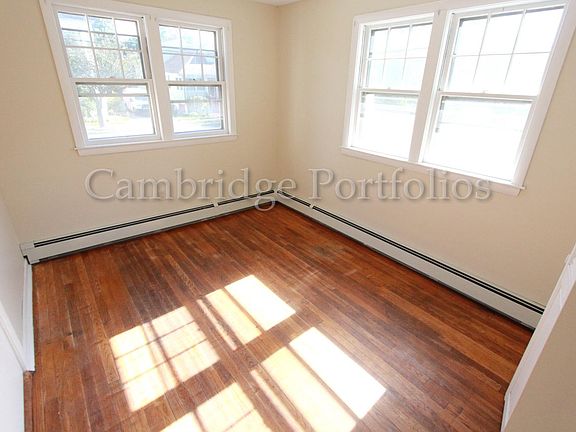 4th image of 91 Sheridan Ave