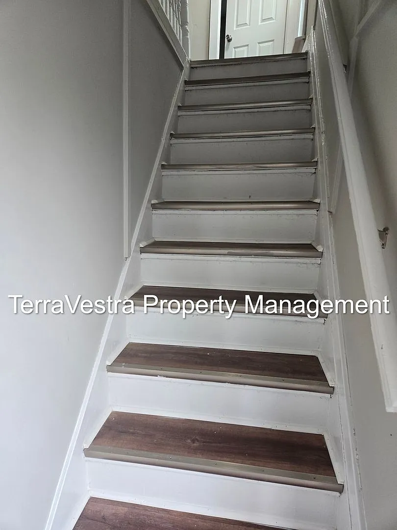 15 Pike Ave — Photo 3