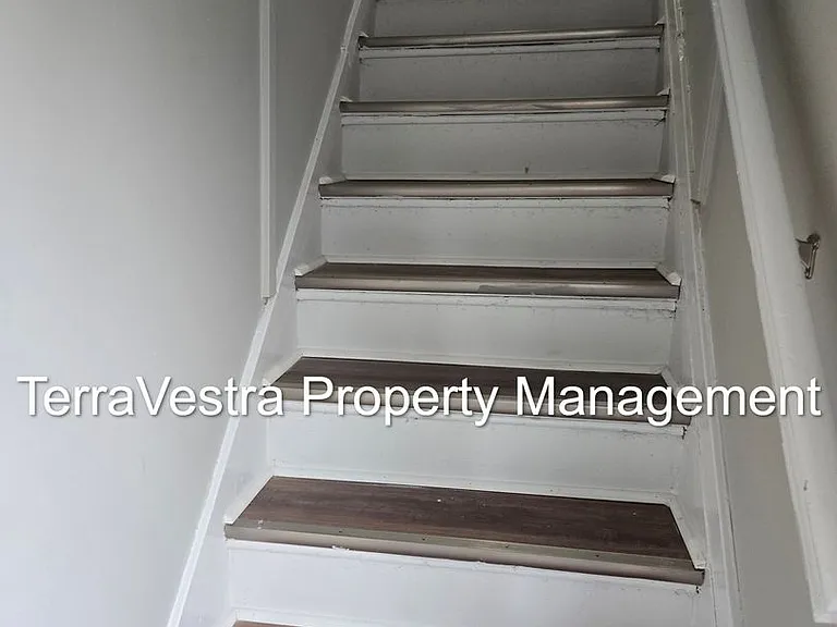 15 Pike Ave — Photo 3
